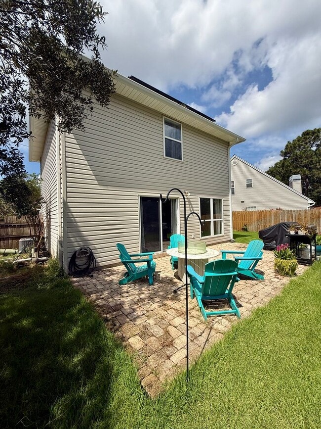 Building Photo - 447 Forest Glen Pl