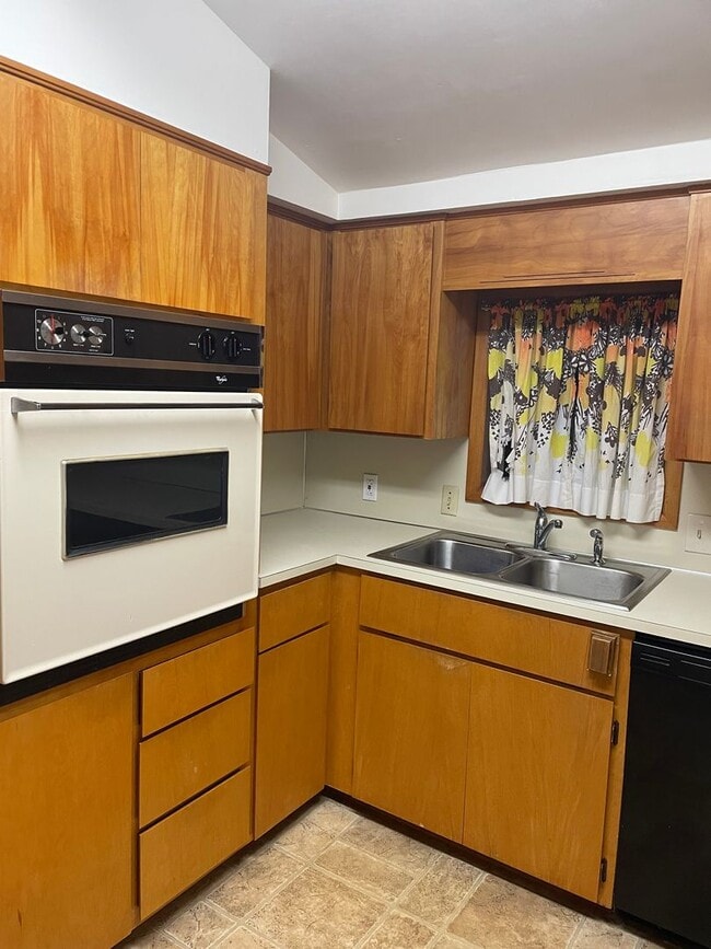 Building Photo - Manager Special, 50% off first month's rent!