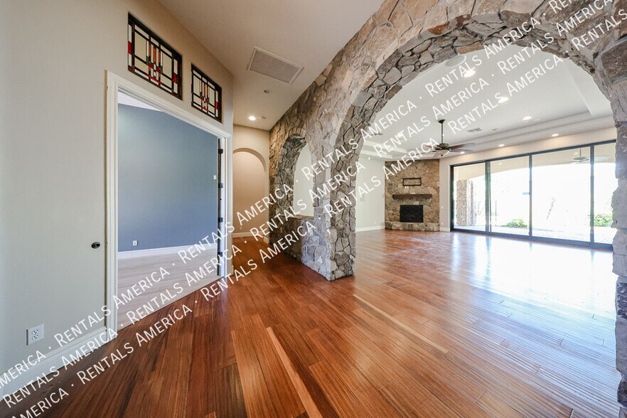 Building Photo - 4430 E Gemini Pl