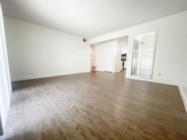 Building Photo - Jackson Park Place