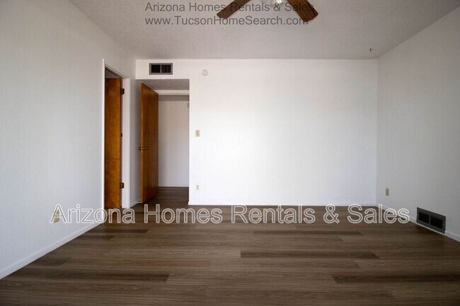 Building Photo - 8500 E Old Spanish Trail