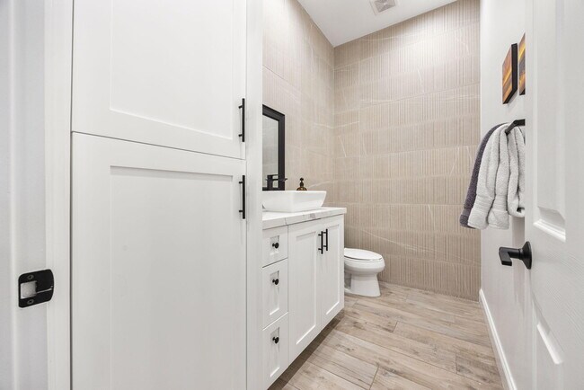 Building Photo - 49392 Hohokam River St