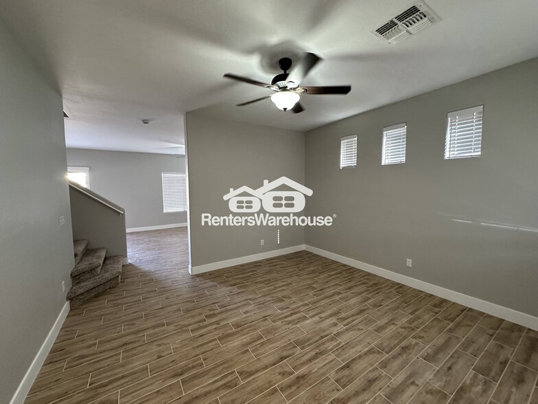 Building Photo - 10992 W Manzanita Dr