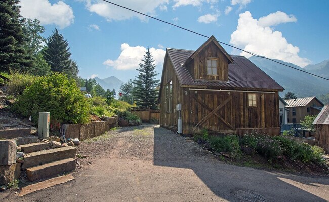 Building Photo - 216 E Galena Ave