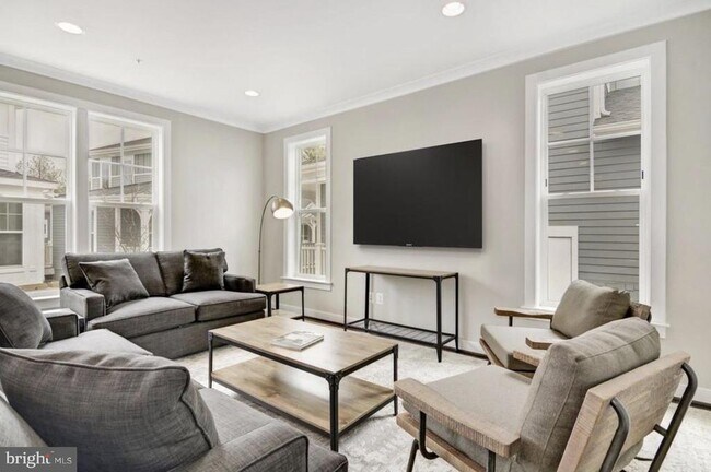 Building Photo - 1020 Railroad Ave