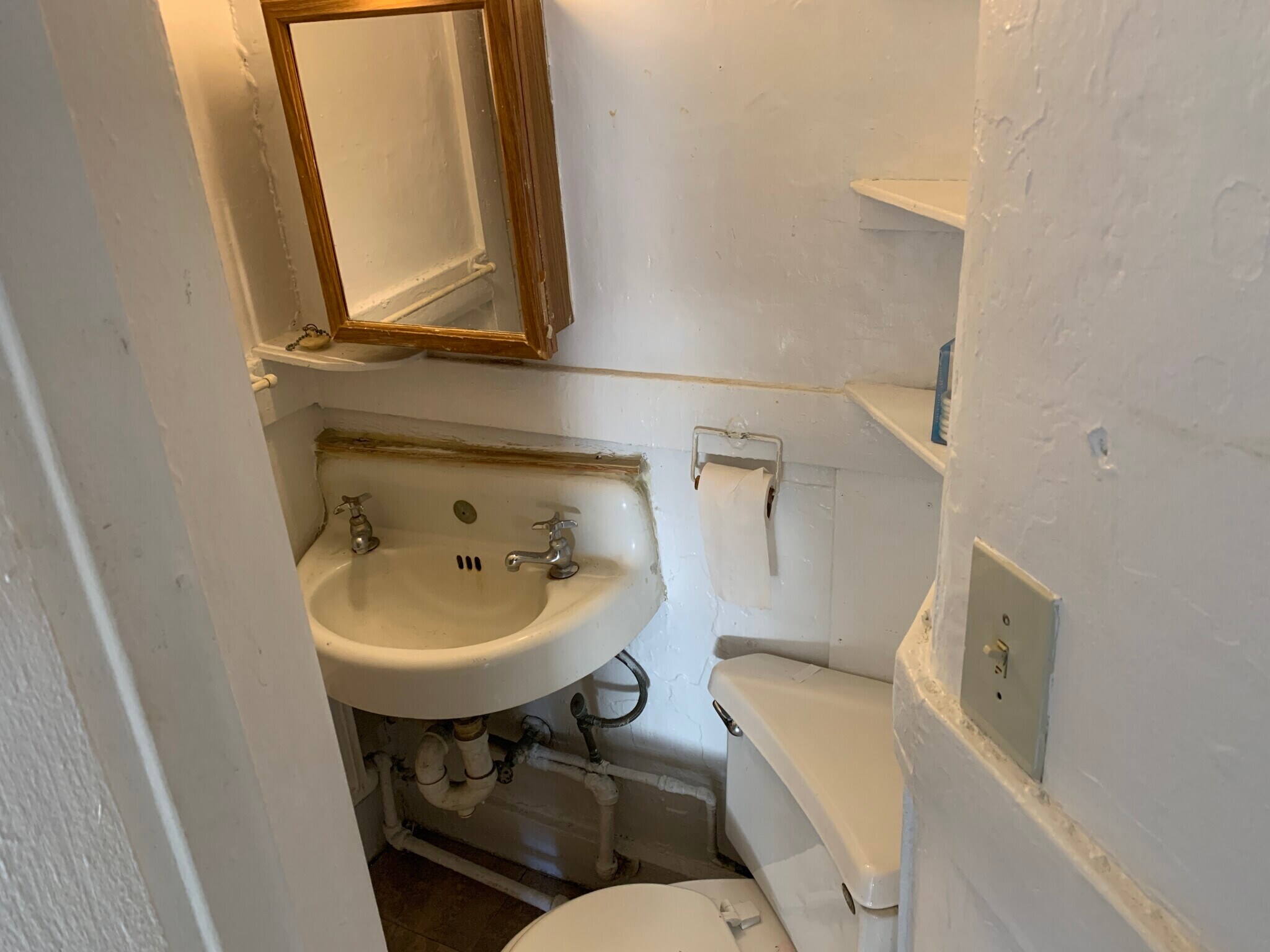 Building Photo - 58 Anderson St