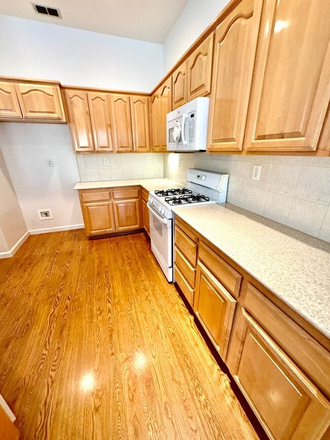 Building Photo - Adult 55+ Lovely Home in Springfield @ Whitney Oaks with a View