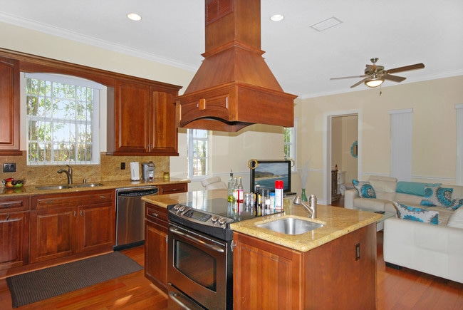 Building Photo - 516  Flamingo Drive