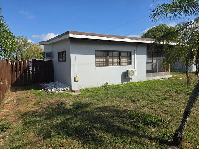 Building Photo - 29920 SW 154th Ave