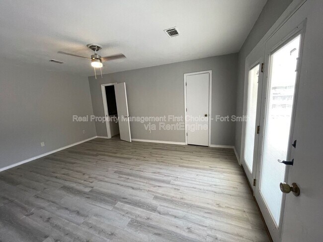 Building Photo - 8801 Meandering Way