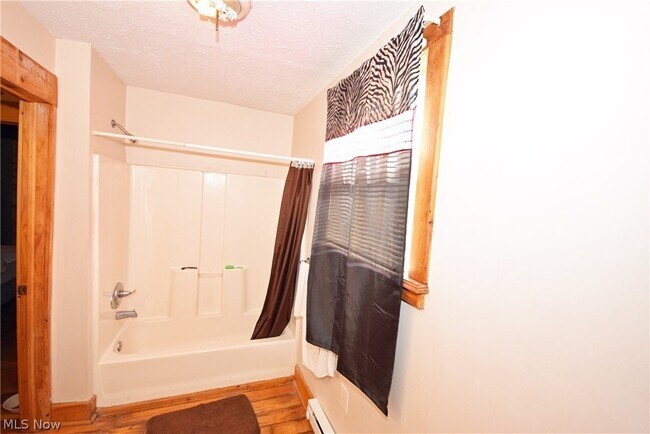 Building Photo - 668 Sumner St