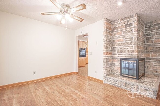 Building Photo - 6509 Louisiana Dr
