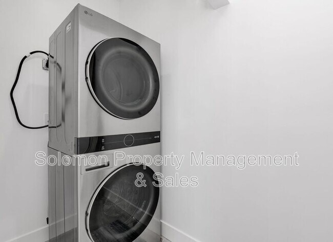 Building Photo - 2150 Bulrush Ln