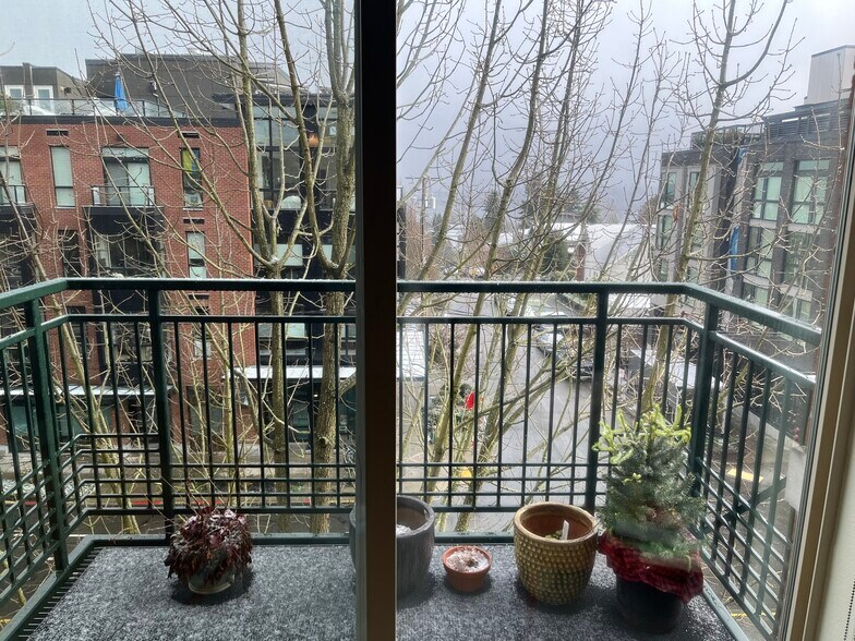 Building Photo - 6801 Greenwood Ave N