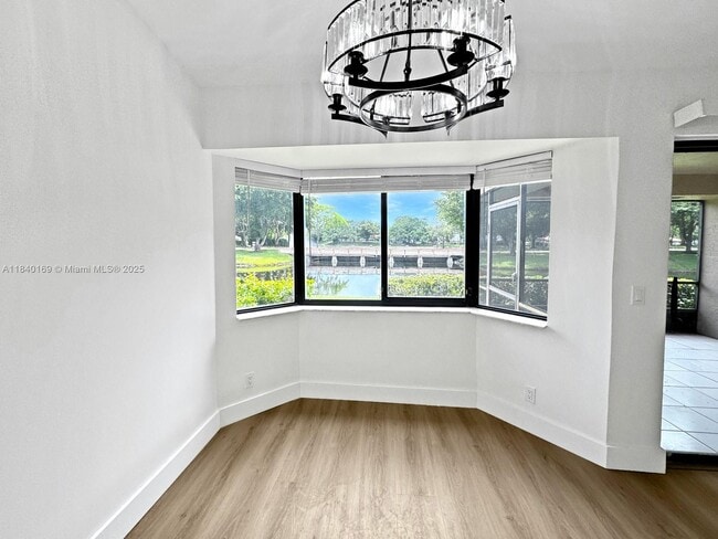 Building Photo - 9348 Chelsea Dr S