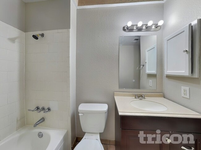 Building Photo - 5442 Gold Rush Dr NW