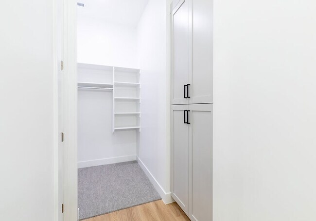 Building Photo - 2823 E Snowberry Dr