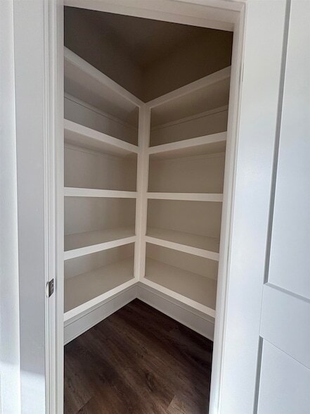 Building Photo - 4833 N Vassar Ave