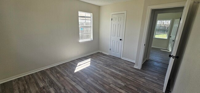 Building Photo - 1404 Deville St