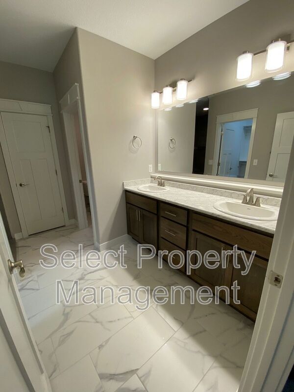 Building Photo - 12581 Berkhill Cv