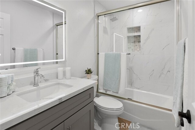 Building Photo - 11 Hunter