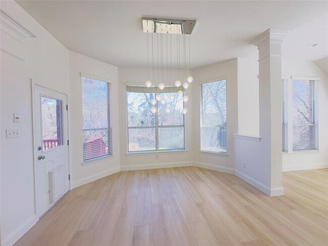 Building Photo - 621 S Lynnwood Trail