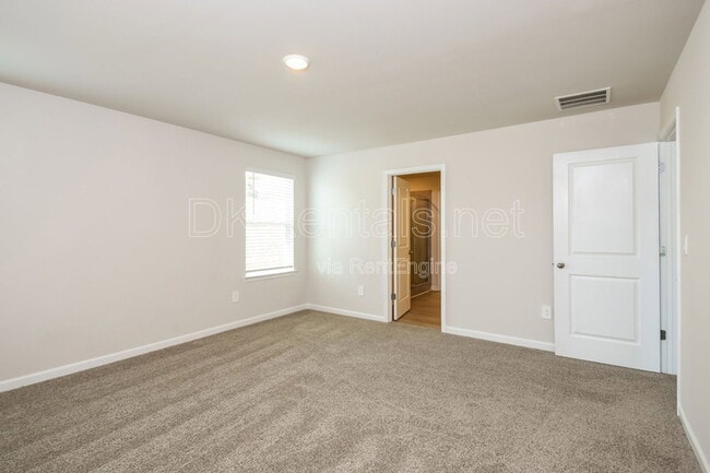 Building Photo - 177 Water Oak Wy