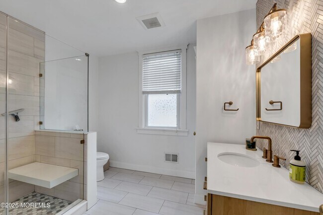 Building Photo - 524 Fisk Ave