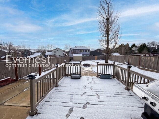 Building Photo - 4 Bed, 3.5 Bath Home with Fenced Yard & Garage / Available Soon!