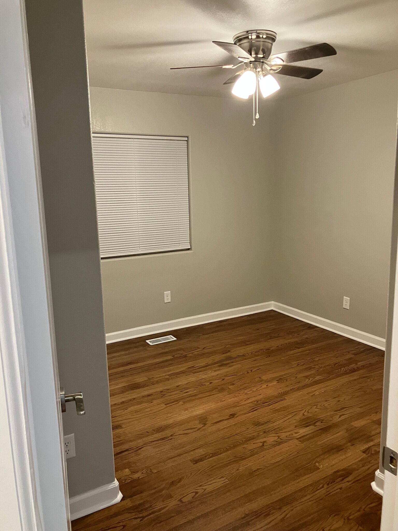 Building Photo - 1821 Lark Bunting Ln