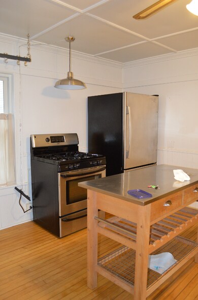 Building Photo - 31 Nash Pl