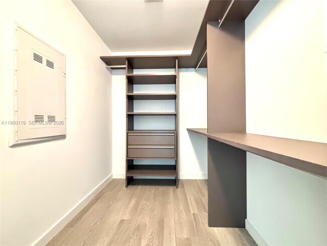 Building Photo - 501 NE 31st St