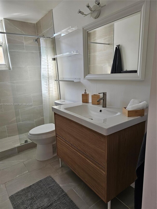 Building Photo - 622 15th St