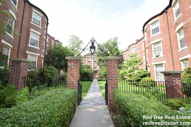 Building Photo - 141 Beaconsfield Rd