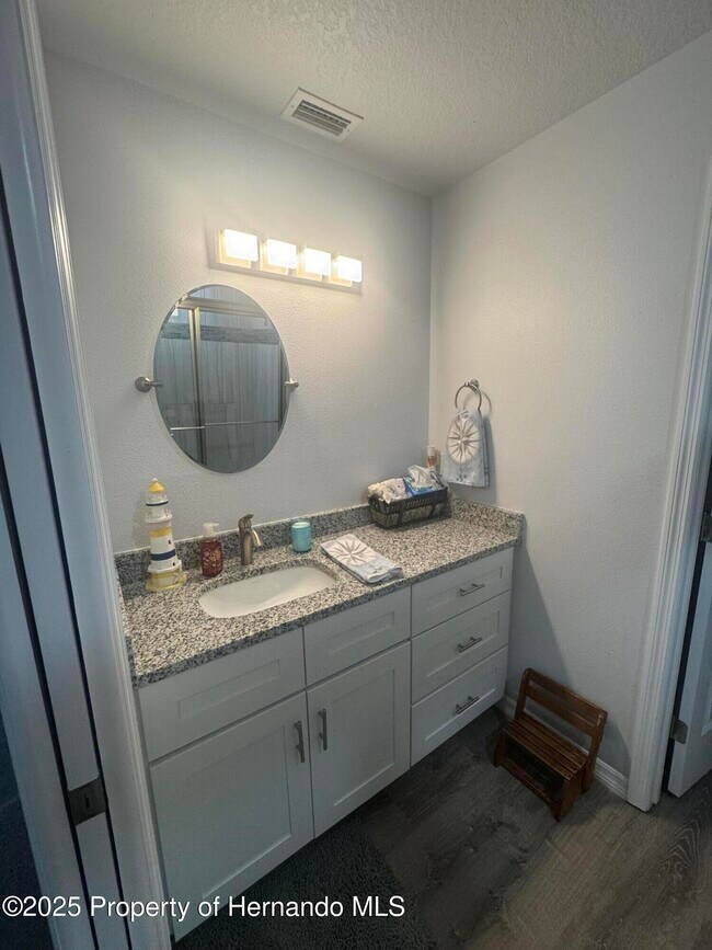 Building Photo - 6891 Clark St