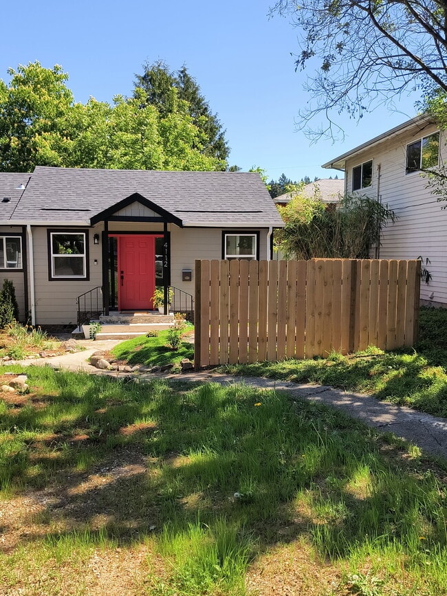 Building Photo - 4112 NE 80th Ave