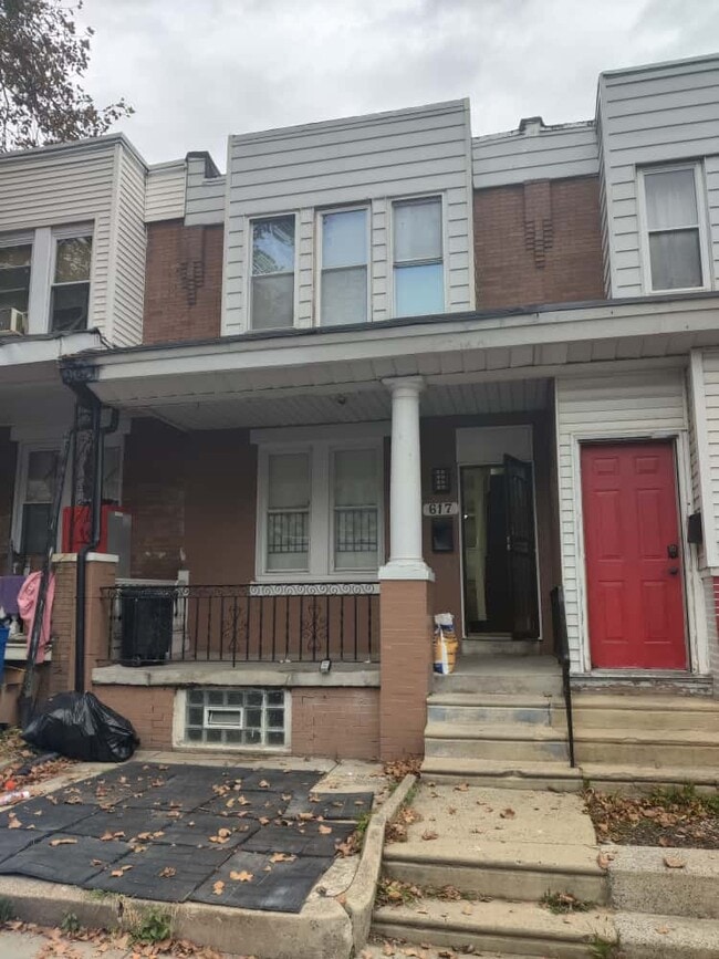 Primary Photo - 617 E Hilton St