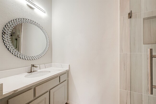 Building Photo - 2150 Stacy Knoll