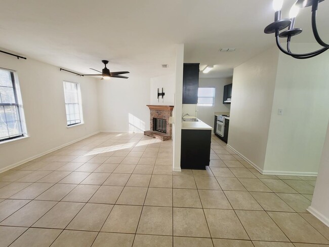 Building Photo - 2104 Victory Garden Ln