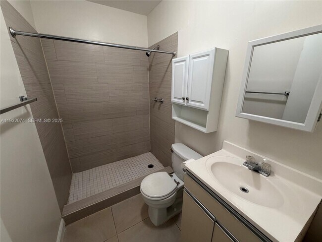 Building Photo - 808 NW 19th St