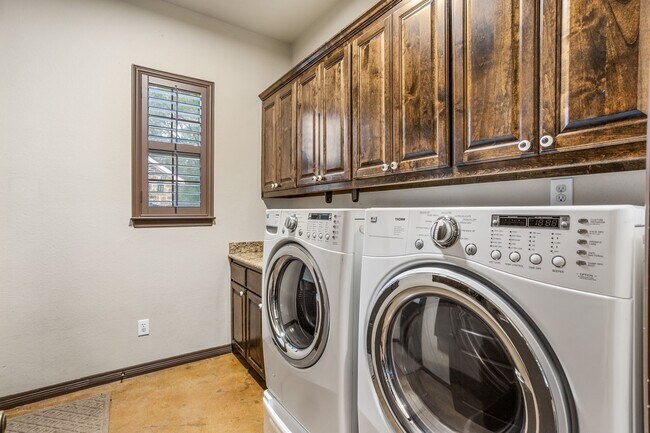 Building Photo - 3744 W Biddison St