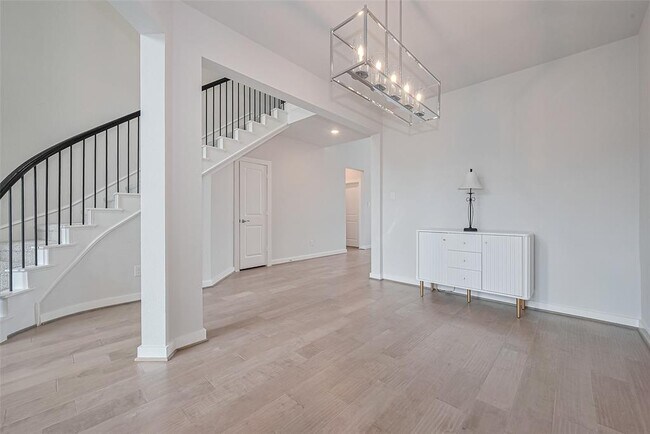 Building Photo - 307 Roselle Leaf Dr