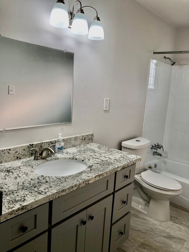 Building Photo - 3649 Meadowdale Dr