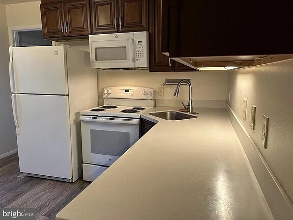 Building Photo - 1950 Weaver St