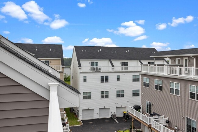 Building Photo - 108 Annapolis St