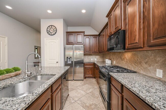 Building Photo - 10911 Overland Trail Dr
