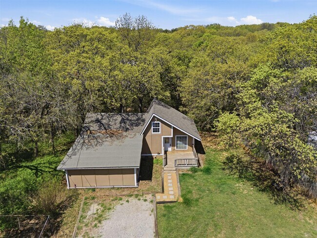 Building Photo - 105 Lazy Ike Ln