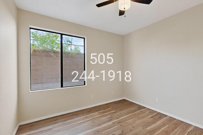 Building Photo - 1121 Meadowlark Way SE