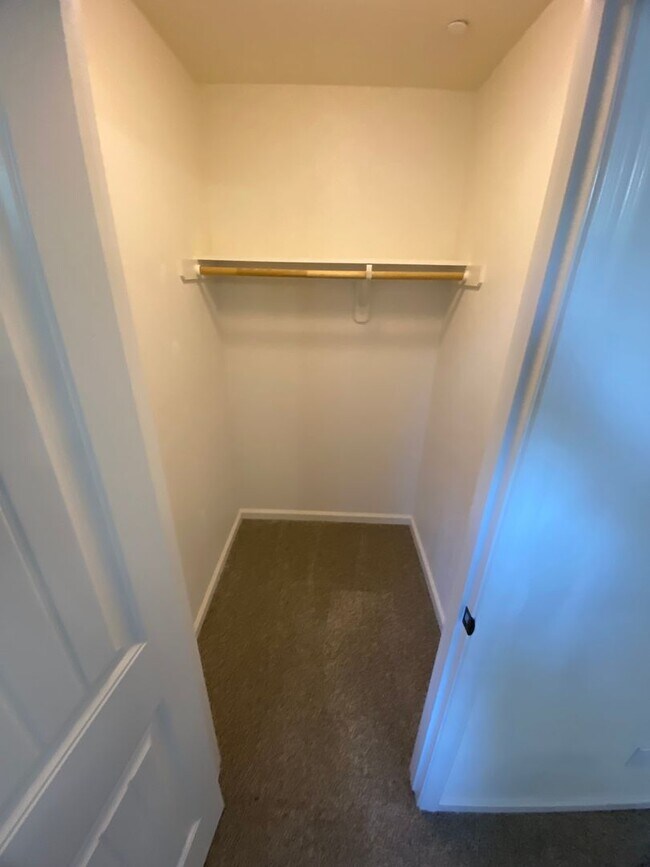 Building Photo - Lovely Home for rent in Visalia,Ca
