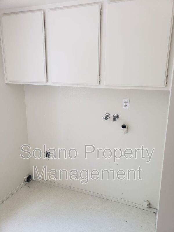 Building Photo - 3210 Mustang Cir